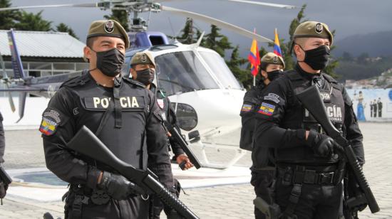 Miembros de la Policía Nacional, en un evento en Loja, el 27 de enero de 2021.