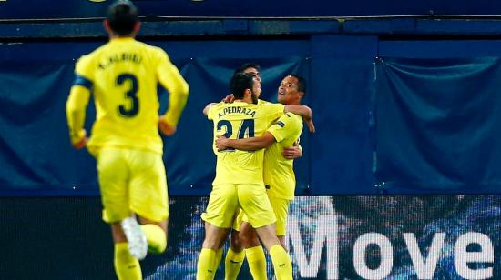 Los jugadores del Villarreal celebran el primer gol del equipo en el encuentro de vuelta de los octavos de final de la Europa League que disputan este jueves 18 de marzo frente al Dinamo de Kiev.