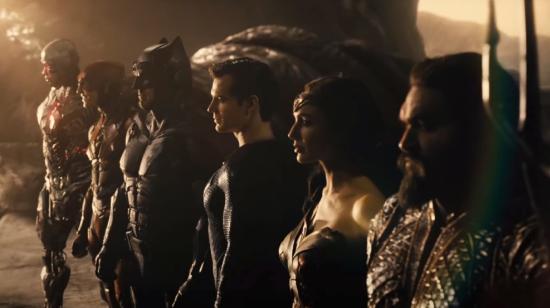 Fotograma de 'Zack Snyder's Justice League', en el que se ve a los seis superhéroes que integran la 'Liga de la Justicia'.