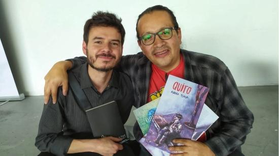 Pablo Rodríguez (derecha) en la Feria Internacional del Libro (FIL) de Quito, en diciembre de 2019.