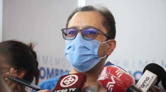 El ministro de Salud, Mauro Falconí, dijo el 23 de marzo de 2021 que no encontró un plan de vacunación estructurado cuando llegó al cargo.