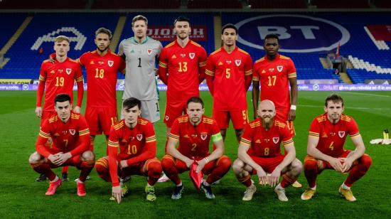 Los jugadores de la selección de Gales, el 27 de marzo de 2021, previo al encuentro ante México en Cardiff.