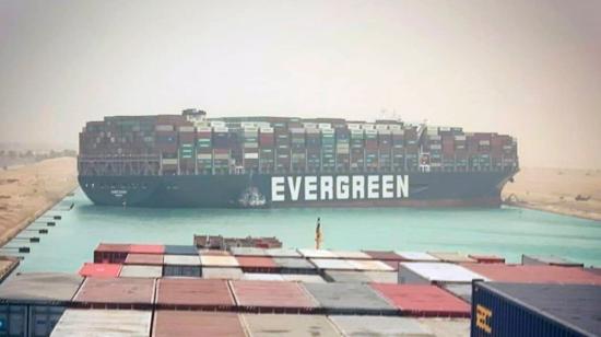 El carguero Ever Given, en el Canal de Suez, el 24 de marzo de 2021.