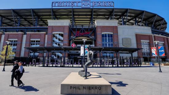 Imagen del Truist Park, estadio de los Bravos de Atlanta de la MLB, el lunes 29 de marzo de 2021.