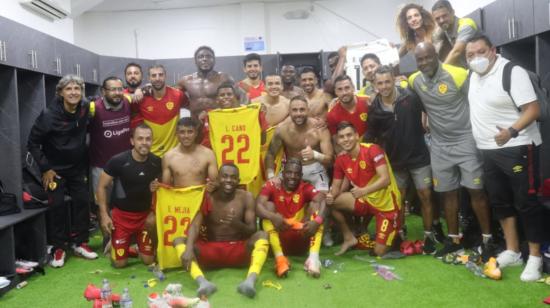 Los jugadores de Aucas celebran la victoria ante 9 de Octubre, en la Fecha 6 de la LigaPro, el domingo 4 de abril de 2021. 