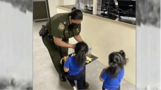 Las dos niñas ecuatorianas, de 3 y 5 años, permanecen bajo los cuidados de las autoridades migratorias en Estados Unidos.