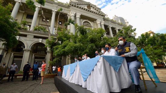 Autoridades del Municipio de Guayaquil informaron el 5 de abril de 2021 el aumento de casos de Covid-19 en la ciudad.