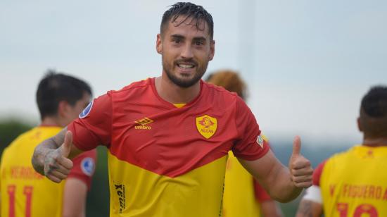 Francisco Fydriszewski, de Aucas, celebra su gol  en el partido de la Copa Sudamericana ante Guayaquil City, el jueves 8 de abril de 2021.