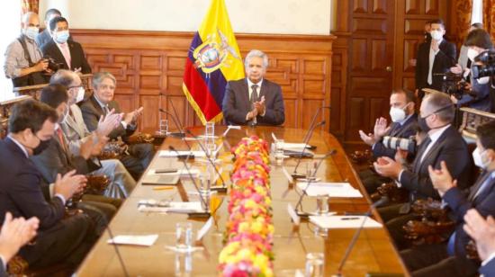 Guillermo Lasso celebrando la elección presidencial, en Guayaquil, el 11 de abril de 2021. 