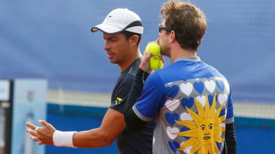 Gonzalo Escobar y Ariel Behar durante su partido de octavos de final del Serbia Open, el martes 20 de abril de 2021. 