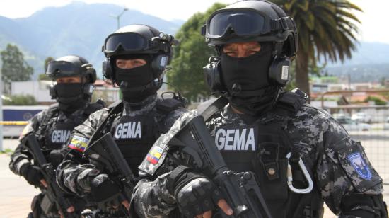 Miembros de la Policía en Ibarra el 17 de febrero de 2021.