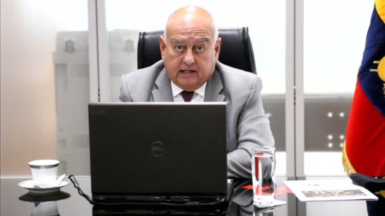 El ministro de Finanzas, Mauricio Pozo, durante una rueda de prensa, el 29 de abril de 2021.