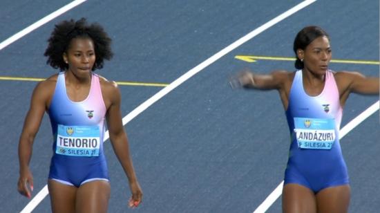 Ángela Tenorio y Marizol Landázuri antes de su participación en las finales del Mundial de Relevos, en Polonia.