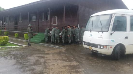 Militares apoyará a Petroecuador ante el bloqueo del campo Edén, en Orellana, por parte de un grupo de comuneros, el 15 de mayo de 20201. 