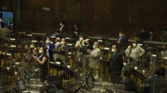 Los miembros del PSC reclaman después de la suspensión de la sesión del Pleno, este 18 de mayo de 2021.