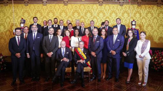 Fotografía de los integrantes del gabinete de gobierno del presidente Guillermo Lasso, tomada la noche del 24 de mayo de 2021 en el Palacio de Carondelet, en Quito.