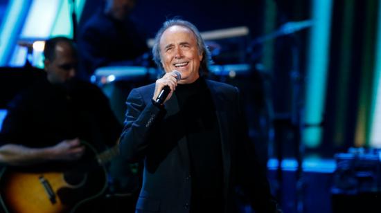 El cantautor español Joan Manuel Serrat durnate una presentación en Las Vegas, Nevada, el 20 de noviembre de 2014.