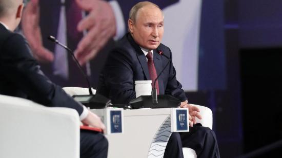 El presidente ruso, Vladimir Putin, elogió las cualidades de la vacuna rusa Sputnik V, durante su intervención en el Foro Económico Internacional de San Petersburgo.