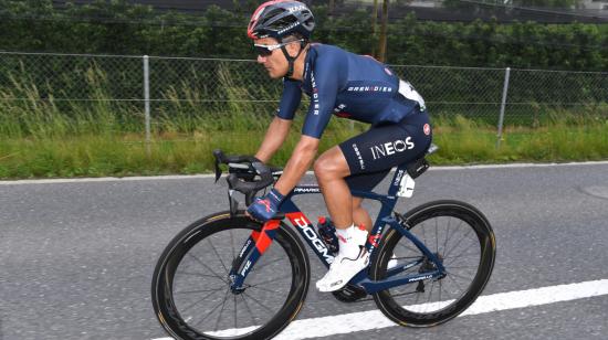 Richard Carapaz, durante la Etapa 3 del Tour de Suiza, que la ganó el neerlandés Mathieu Van der Poel.