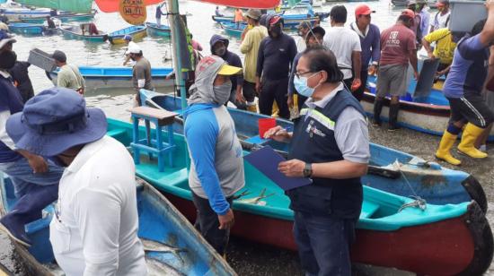 Pescadores en el Golfo de Guayaquil, el 23 de enero de 2021. 