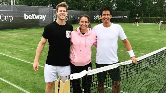 Gonzalo Escobar y Ariel Behar, después de ganar en octavos de final en Stuttgart, el 9 de junio de 2021.