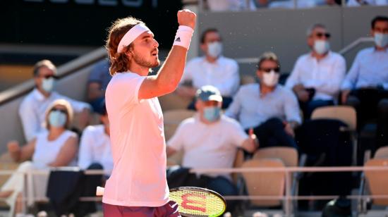 Stefanos Tsitsipas celebraba un punto contra Alexander Zverev en las semifinales de Roland Garros, el 11 de junio de 2021.