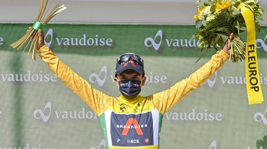 Richard Carapaz festeja el liderato en el Tour de Suiza tras la Etapa 6, el viernes 11 de junio de 2021.