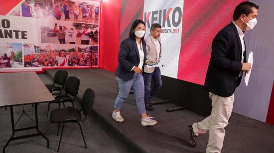 La candidata presidencial Keiko Fujimori tras una rueda de prensa en Lima, Perú, el 12 de junio de 2021.