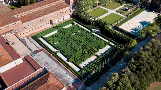 3.200 plantas de boj de noventa centímetros de altura en el laberinto de Borges, en Venecia, el 12 de junio de 2021.