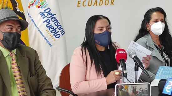 Zaida Rovira, defensora del Pueblo subrogante, durante una rueda de prensa sobre los problemas de las planillas eléctricas, el 15 de junio de 2021.