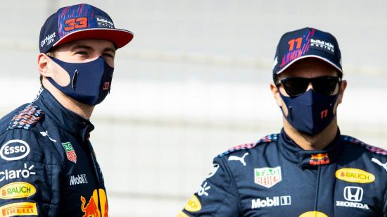 Los pilotos de la escudería Red Bull, Max Verstappen y Sergio Pérez.