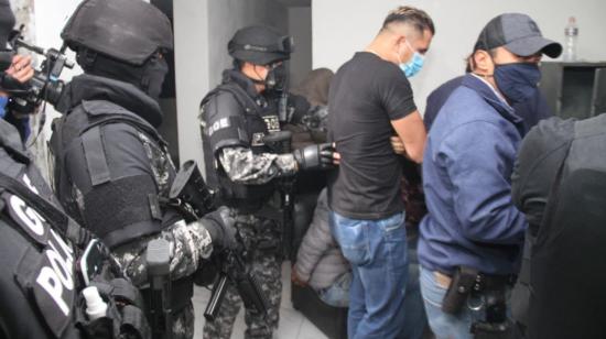 La Policía detuvo a tres personas en Ecuador y una en Perú en un operativo contra la trata de personas, el 18 de junio de 2021. 