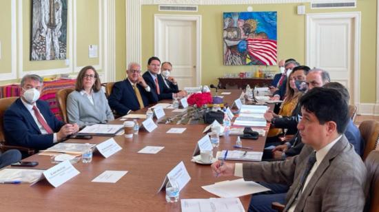 Empresarios y autoridades del Gobierno durante una reunión de negocios con sus similares de Estados Unidos, en Washington, el 15 de junio de 2021.