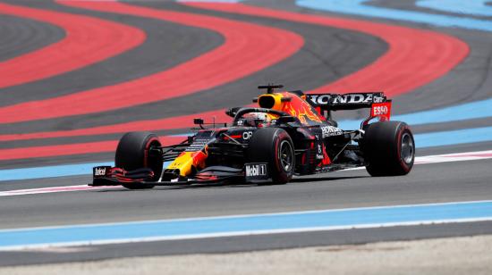 Max Verstappen de Red Bull Racing durante la primera sesión de entrenamientos del Gran Premio de Francia, el 18 de junio de 2021.