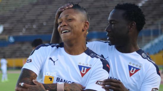 Billy Arce y Luis Caicedo festejan uno de los goles de Liga ante Delfín, por Supercopa Ecuador, el 22 de junio de 2021.