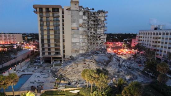 Un edificio colapsó en una zona de residencial de Miami, el 24 de junio de 2021.