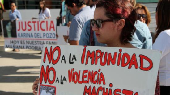 Manifestación para pedir justicia por el crimen de Karina del Pozo, en septiembre de 2013, durante el juicio.