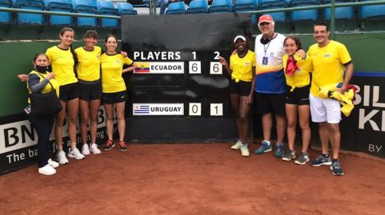 La selección femenina de tenis durante el partido de ascenso de la Billie Jean King Cup, en Asunción, Paraguay, el 26 de junio de 2021. 