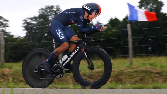 Richard Carapaz duranta la contrarreloj de la Etapa 5 del Tour de Francia, el miércoles 30 de junio de 2021. 