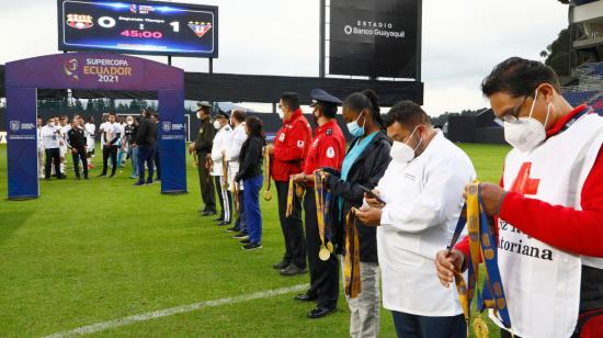 Ceremonia de premiación de la Supercopa, donde Liga de Quito venció 1-0 a Barcelona, el sábado 26 de junio de 2021.