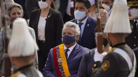 El saliente presidente, Lenin Moreno, acompañado de su familia, llega para la ceremonia de transmisión de mando en la sede de la Asamblea Nacional. Quito, 24 de mayo de 2021 