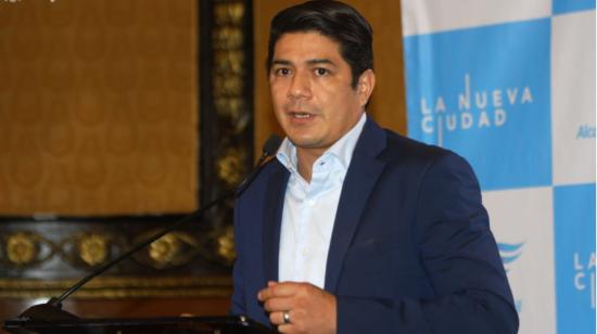 El vocero del Municipio de Guayaquil, César Velasteguí, en rueda de prensa realizada el 8 de julio de 2021.