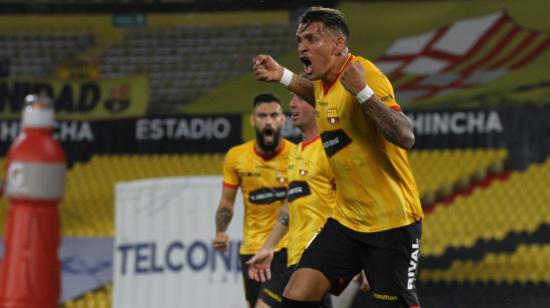 Carlos Garcés, de Barcelona, festeja un gol ante Emelec, por la LigaPro, el sábado 10 de julio de 2021.