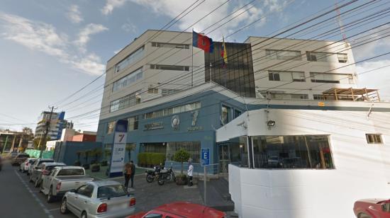 Imagen referencial. El exterior del edificio de Medios Públicos en Quito. 