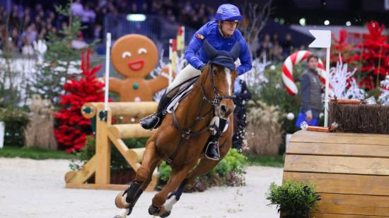 Nicolás Wettstein, durante una prueba de salto de obstáculos. 