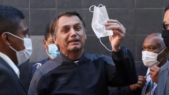 El presidente brasileño Jair Bolsonaro, a su salida del hospital, el 18 de julio de 2021.