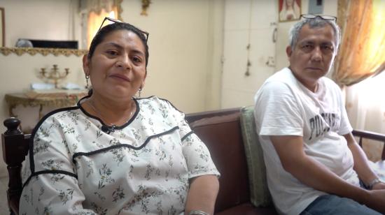 Kathy Muñoz y Mario Baquerizo, padres de Lisbeth Baquerizo, víctima de femicidio. Guayaquil, julio de 2021.