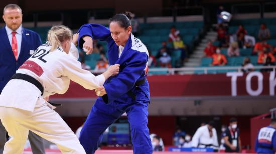 Estefanía García durante su debut en los Juegos Olímpicos de Tokio, contra la polaca Agata Ozdoba, el lunes 26 de julio de 2021.