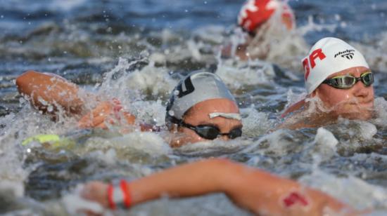 La ecuatoriana Samantha Arévalo durante la maratón acuática de los Juegos Olímpicos de Tokio, el miércoles 4 de agosto de 2021 (de Japón).