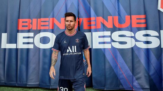 Lionel Messi entra al Parque de los Príncipes, en París, el 10 de agosto de 2021.